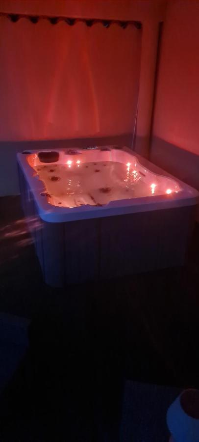 切尔维奥内Agreable Rez De Jardin Avec Piscine Et Jacuzzi公寓 外观 照片